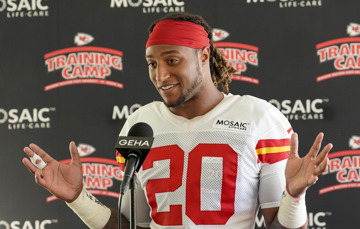 Chiefs safety Justin Reid drilled a 65-yard field goal at practice