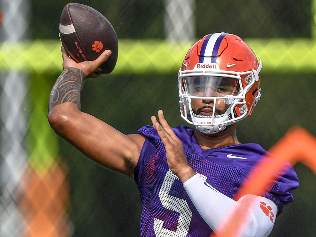 D.J. Uiagalelei throws in fall camp