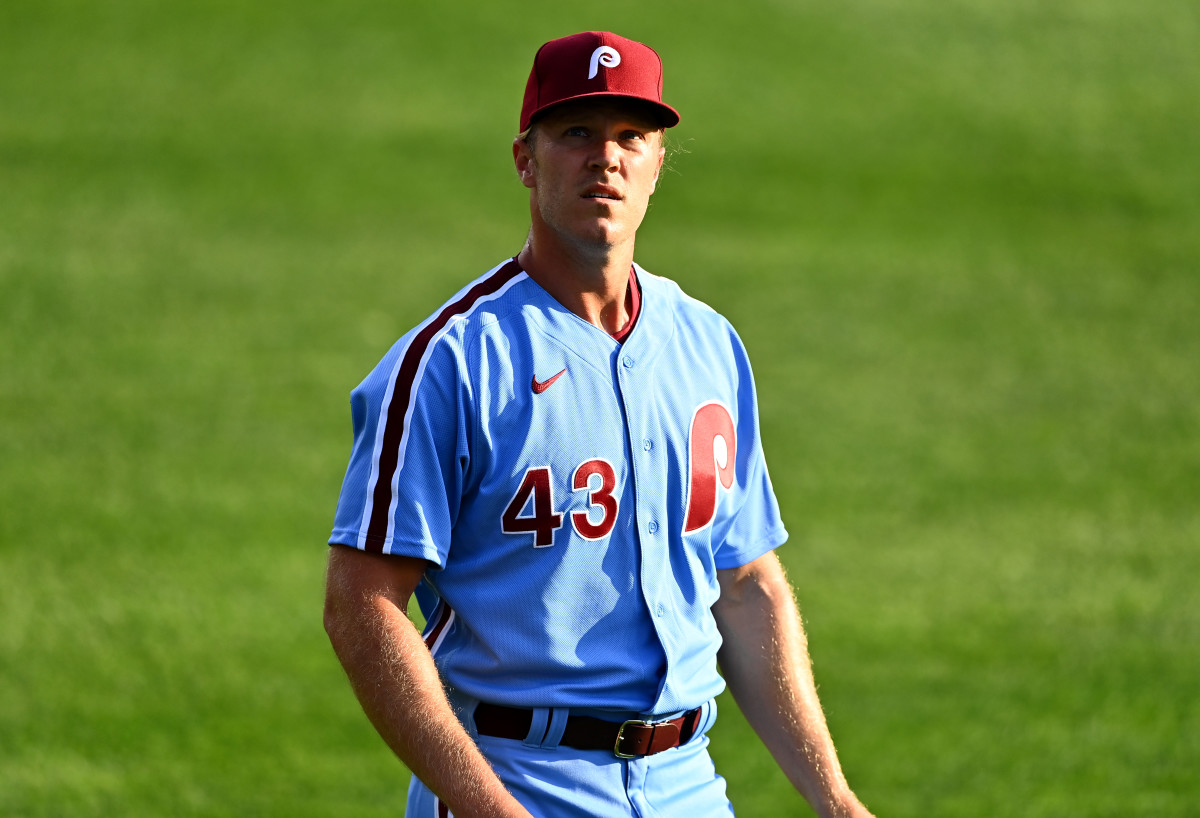 The Phillies' first look at Noah Syndergaard in their powder blue uniforms.