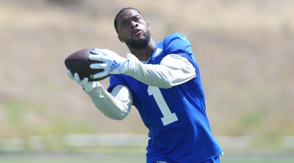 Jun 2, 2022; Thousand Oaks, CA, USA; Los Angeles Rams receiver Allen Robinson (1) catches the ball during organized team activities at California Lutheran University.