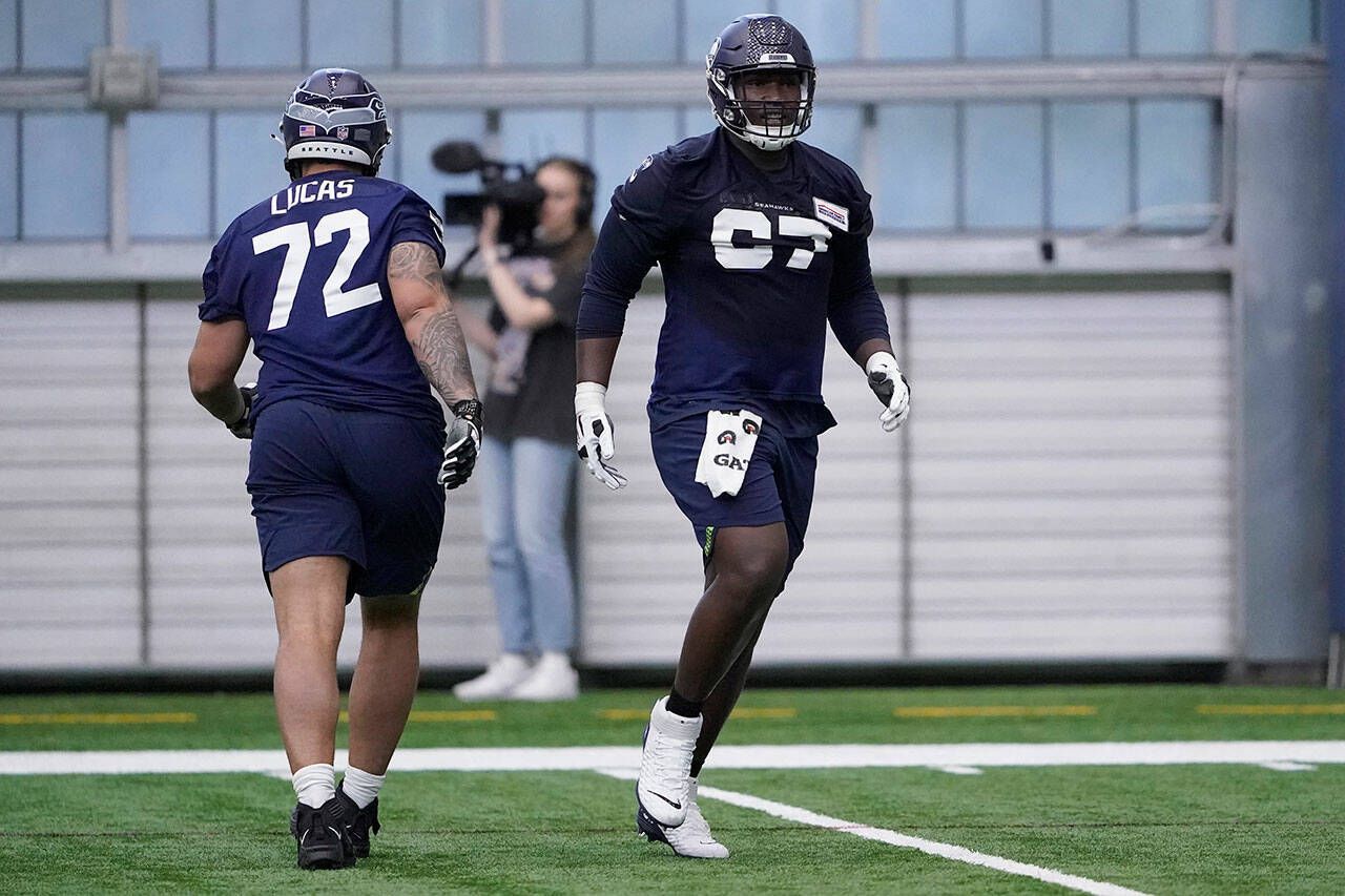 Pete Carroll Praises Seattle Seahawks' Rookie Offensive Linemen Charles Cross, Abraham Lucas - Sports Illustrated Seattle Seahawks News, Analysis and More - Vimarsana News