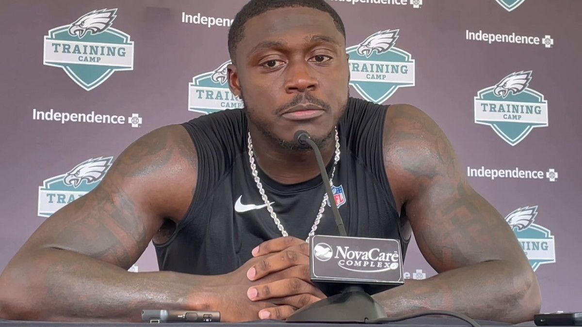 A.J. Brown Comes to Defense of Another Teammate - Vimarsana News