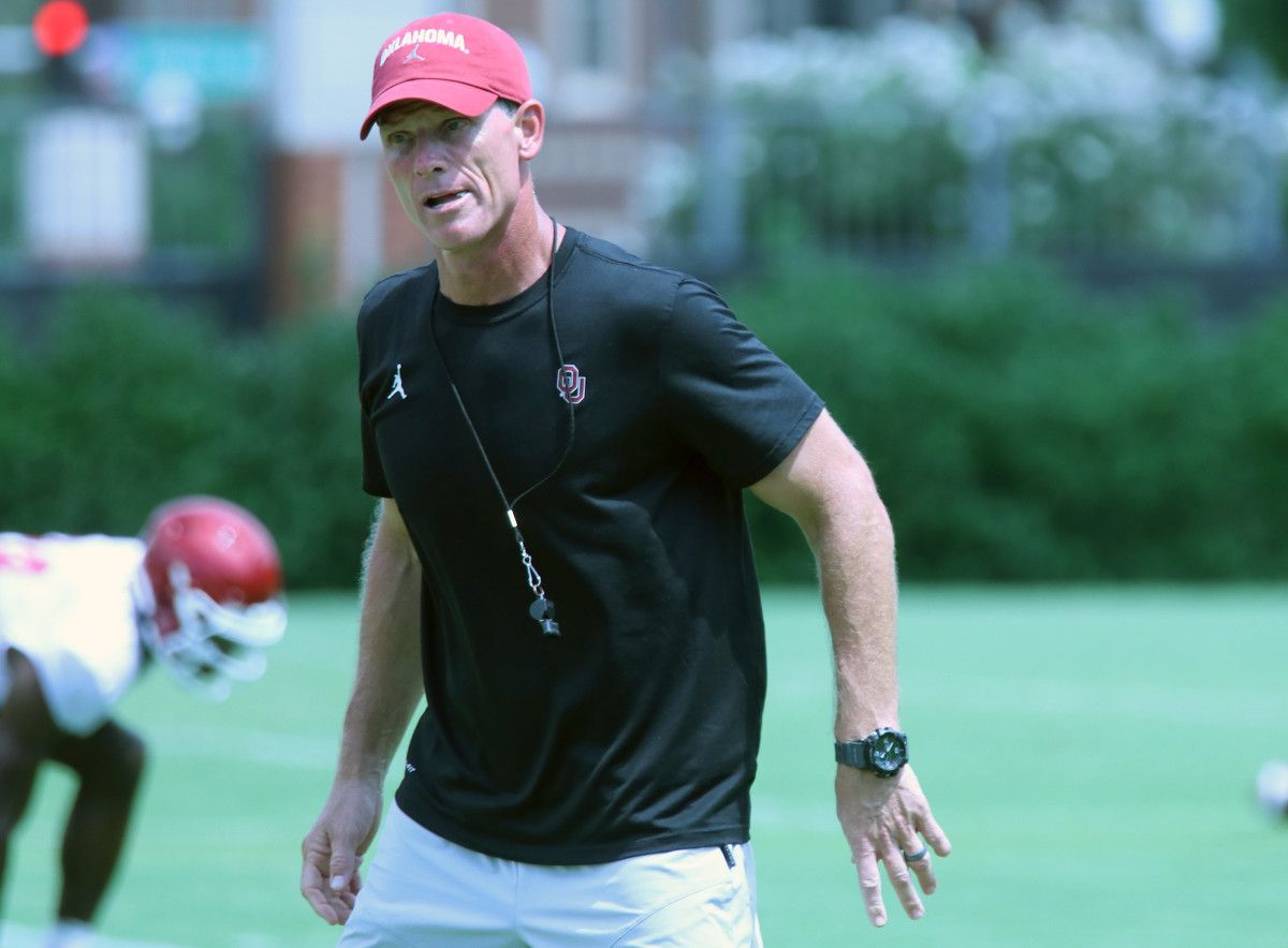 Oklahoma Coach Brent Venables Talks Portal Departures Who 'Did Not Contribute in Any Way' - Vimarsana News