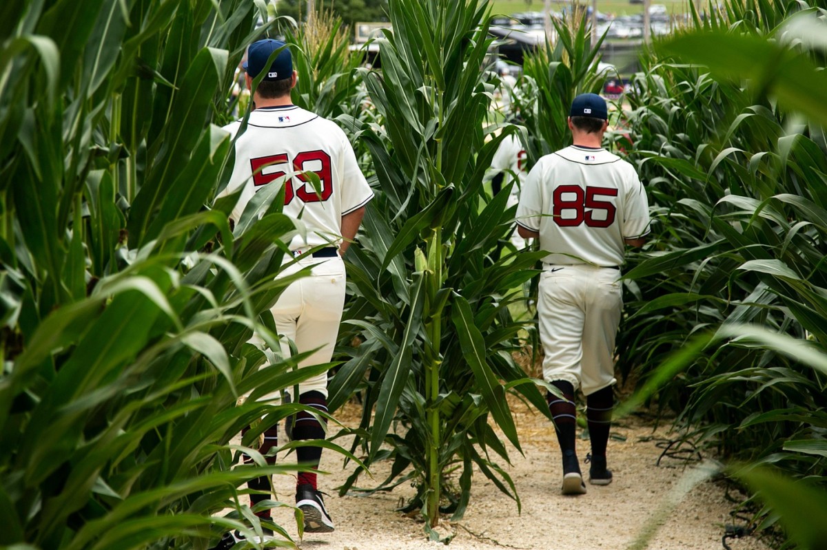 MLB at Field of Dreams: Photos of the Chicago Cubs in Iowa