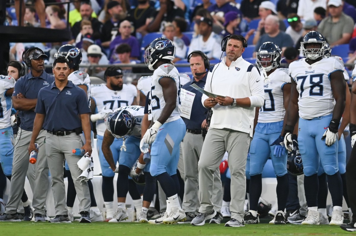 Tennessee Titans head coach Mike Vrabel during the first quarter against the Baltimore Ravens at M&T Bank Stadium.
