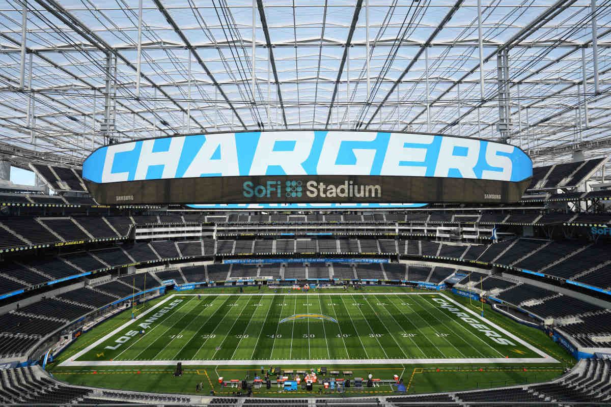 Live In-Game Updates: Los Angeles Chargers at Cleveland Browns Week 5 - Sports Illustrated Los Angeles Chargers News, Analysis and More - Vimarsana News