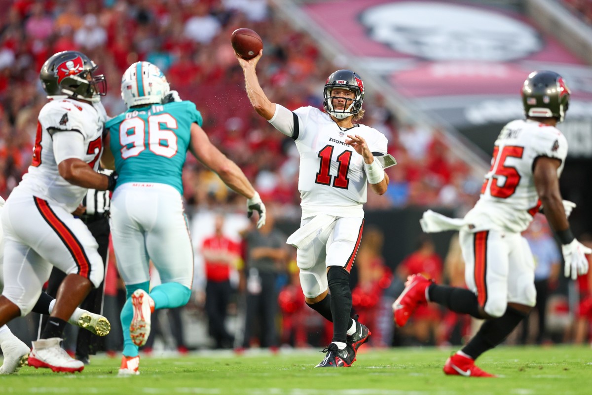 Miami Dolphins-Tampa Bay Bucs Halftime Observations - Sports