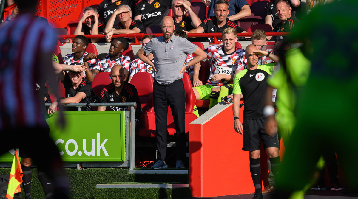 Erik ten Hag watching Manchester United.