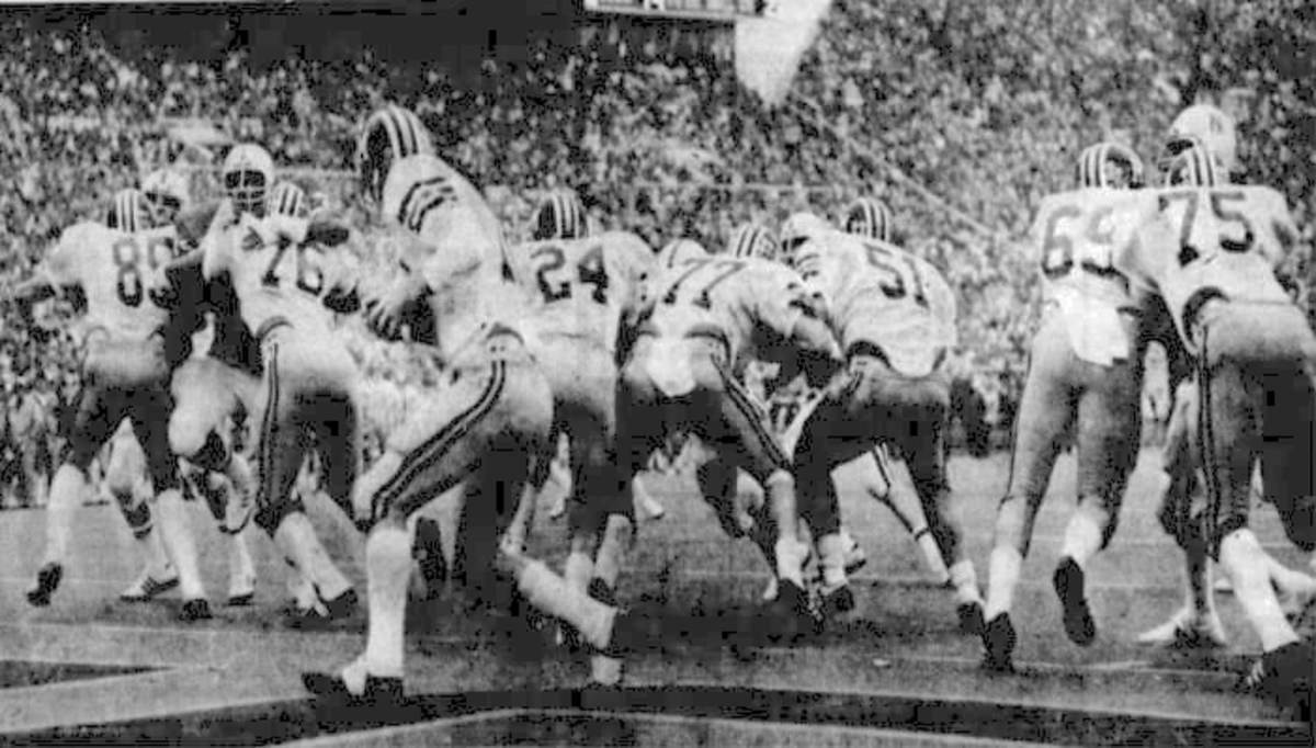 Pete Woods drops back to make the throw that turned the game around. A minus-five showing in the turnover ledger also hurt the Huskers. “Every time we mess up, we seem to be playing Missouri,” said coach Tom Osborne, who was dealt his third loss in four tries against the Tigers.