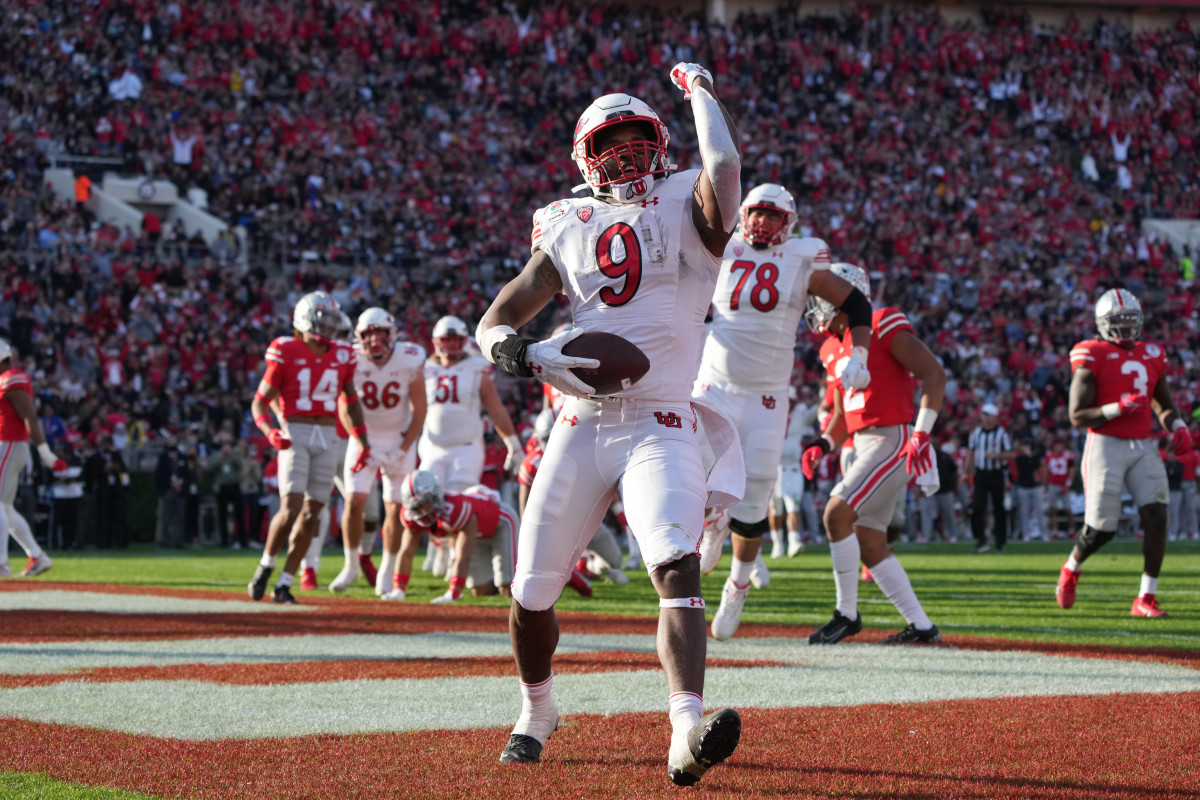 Utah Utes running back Tavion Thomas (9) celebrates after scoring a touchdown in the second quarter against the Ohio State Buckeyes during the 2022 Rose Bowl college football game at the Rose Bowl.