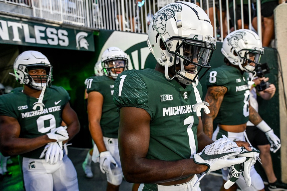 How many uniform combinations for Michigan State Spartans football in