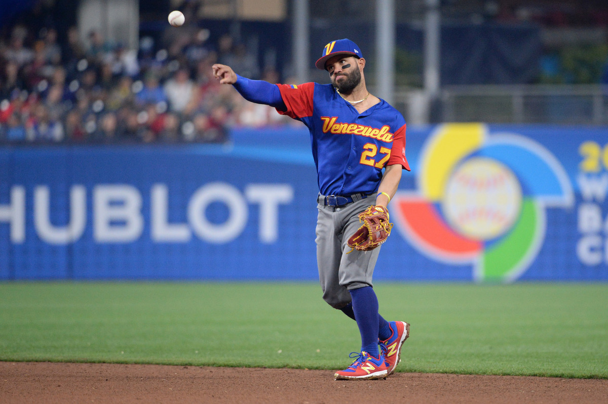 Reporte: José Altuve, segunda base de los Astros de Houston, jugará con la selección de Venezuela en el Clásico Mundial de Béisbol