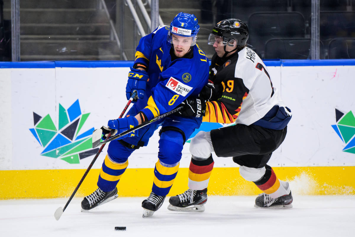 Skatieties Zviedrija pret Latviju: IIHF Pasaules junioru hokeja tiešraide — kā skatīties un straumēt augstākās līgas un koledžu sporta spēles