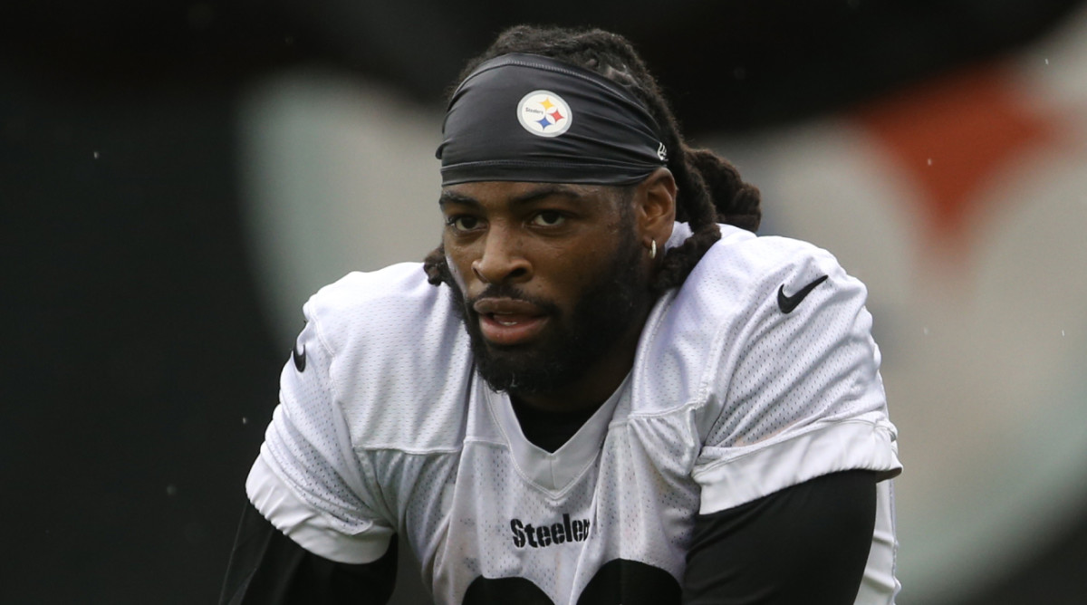 Pittsburgh Steelers running back Najee Harris (22) participates in organized team activities.