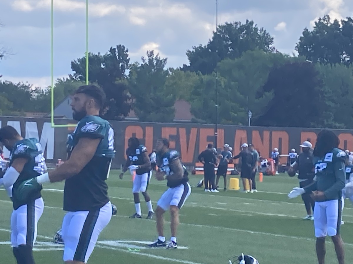 Marcus Epps (center) readies for joint practices with Browns