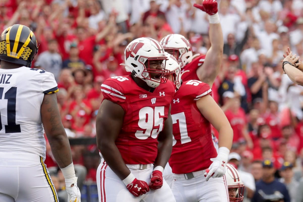 NFL Draft Profile: Keeanu Benton, Defensive Lineman, Wisconsin Badgers - Visit NFL Draft on Sports Illustrated, the latest news coverage, with rankings for NFL Draft prospects, College Football, Dynasty and Devy Fantasy