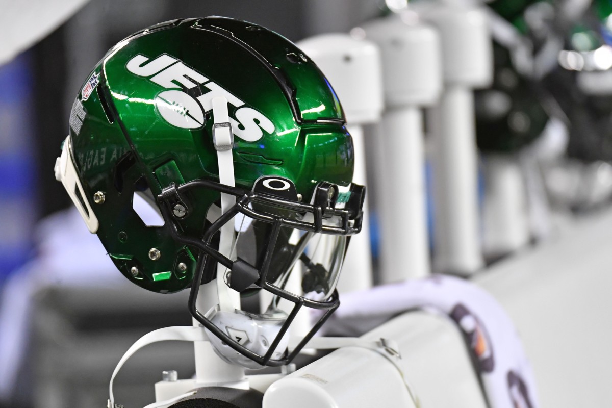 New York Jets helmet on sideline