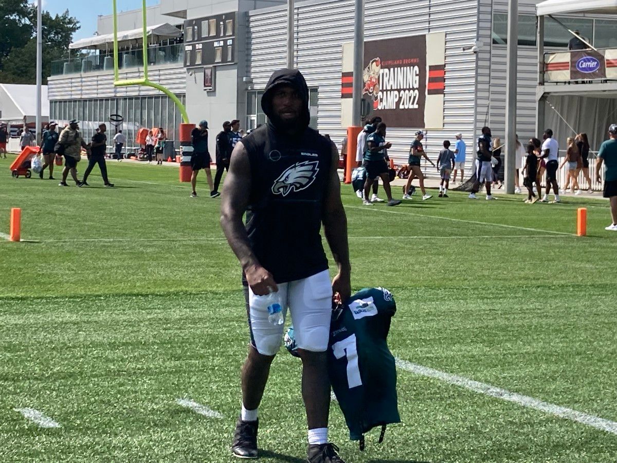 Haason Reddick leaves the field after second joint practice vs. Browns on Aug. 19, 2022