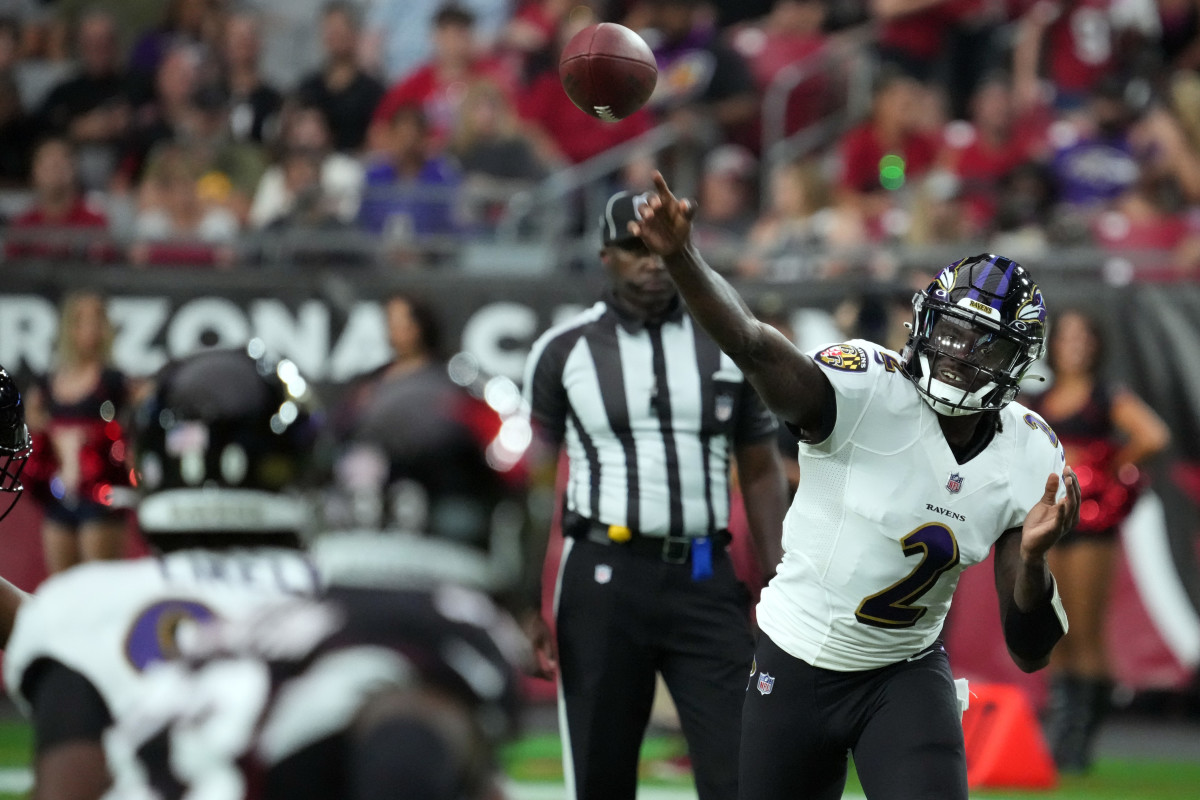 Baltimore Ravens quarterback Tyler Huntley (2) throws a pass against the Arizona Cardinals during the first half at State Farm Stadium.