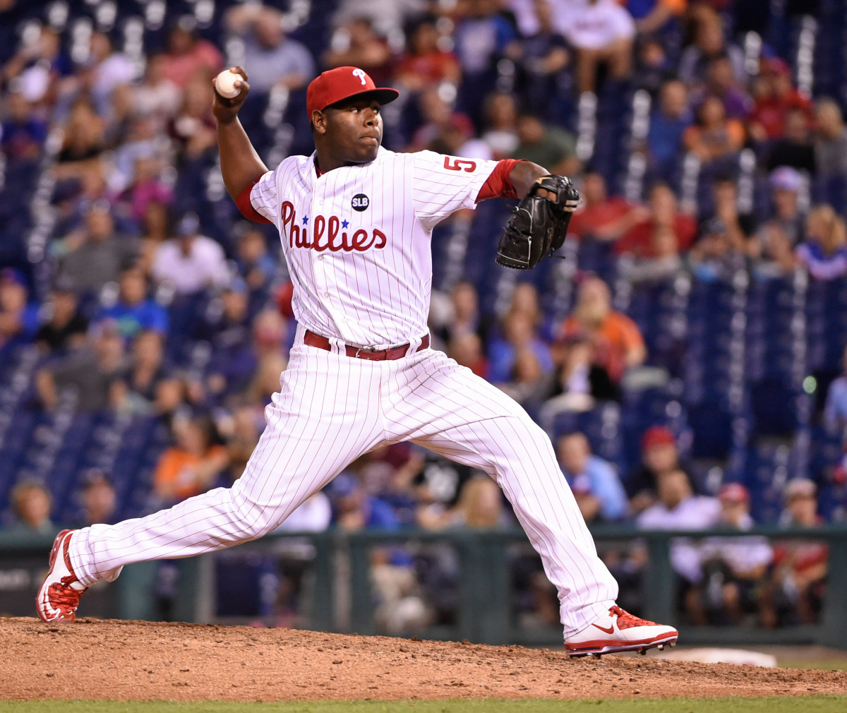 Héctor Neris pitching for the Philadelphia Phillies in 2015.