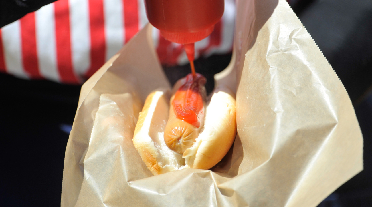 Look Mets Troll Yankees About Viral Hot Dog Straw Video Sports