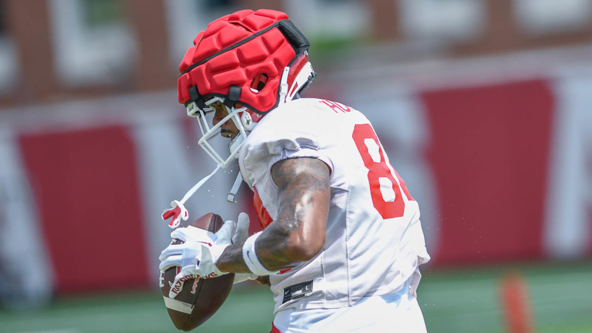 Razorbacks' wide receiver Warren Thompson just wanting 'greatness' Sports Illustrated All Hogs