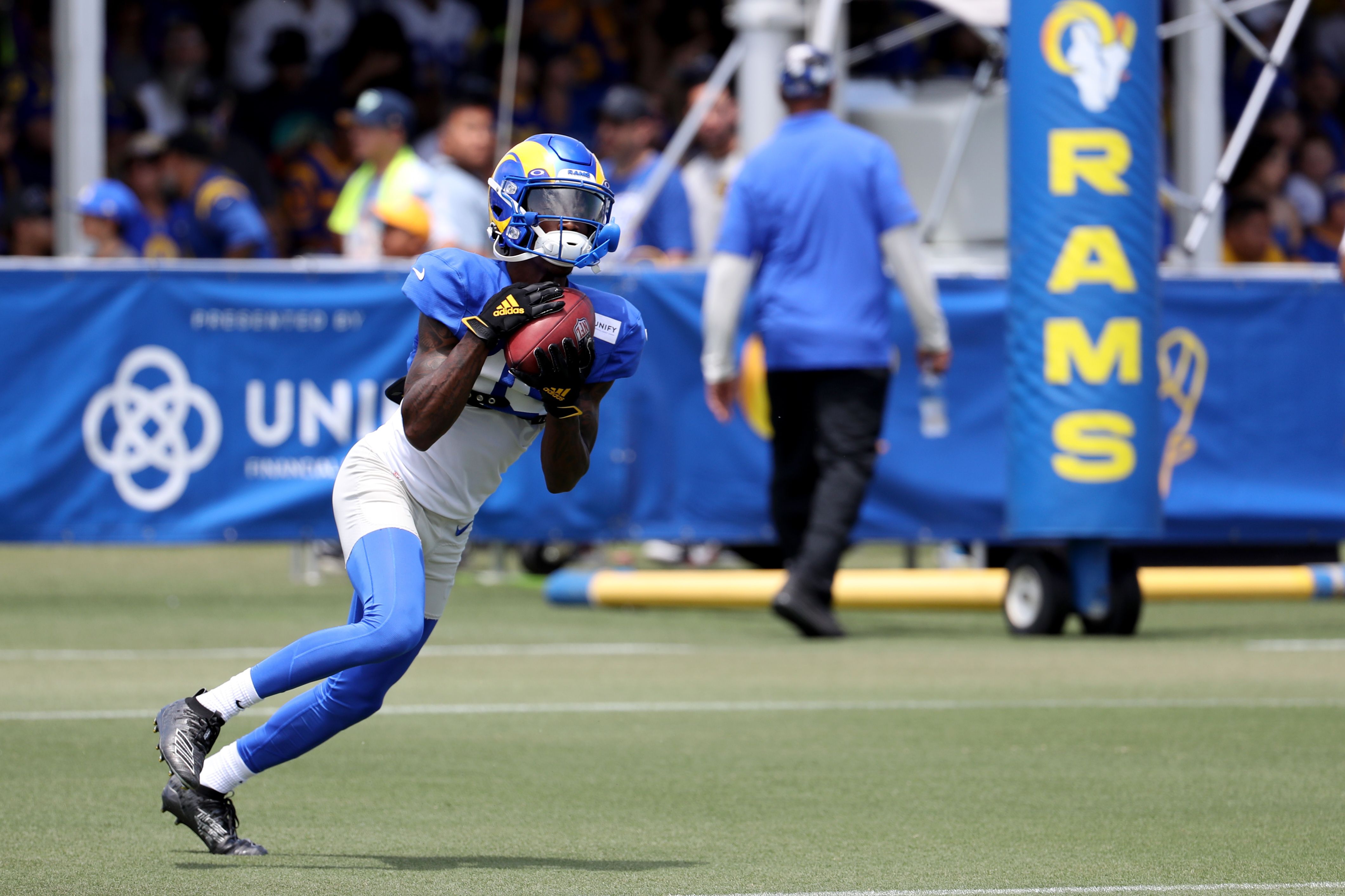 WATCH: Los Angeles Rams WR Tutu Atwell Brings in Impressive Over the Shoulder Catch - Sports Illustrated LA Rams News, Analysis and More - Vimarsana News