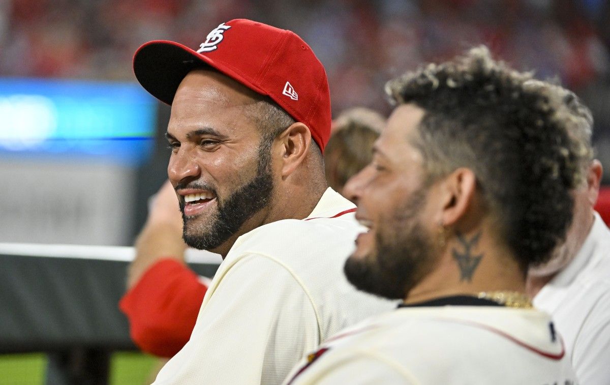 Cubs Honor Albert Pujols, Yadier Molina Before Final Game at Wrigley - Vimarsana News
