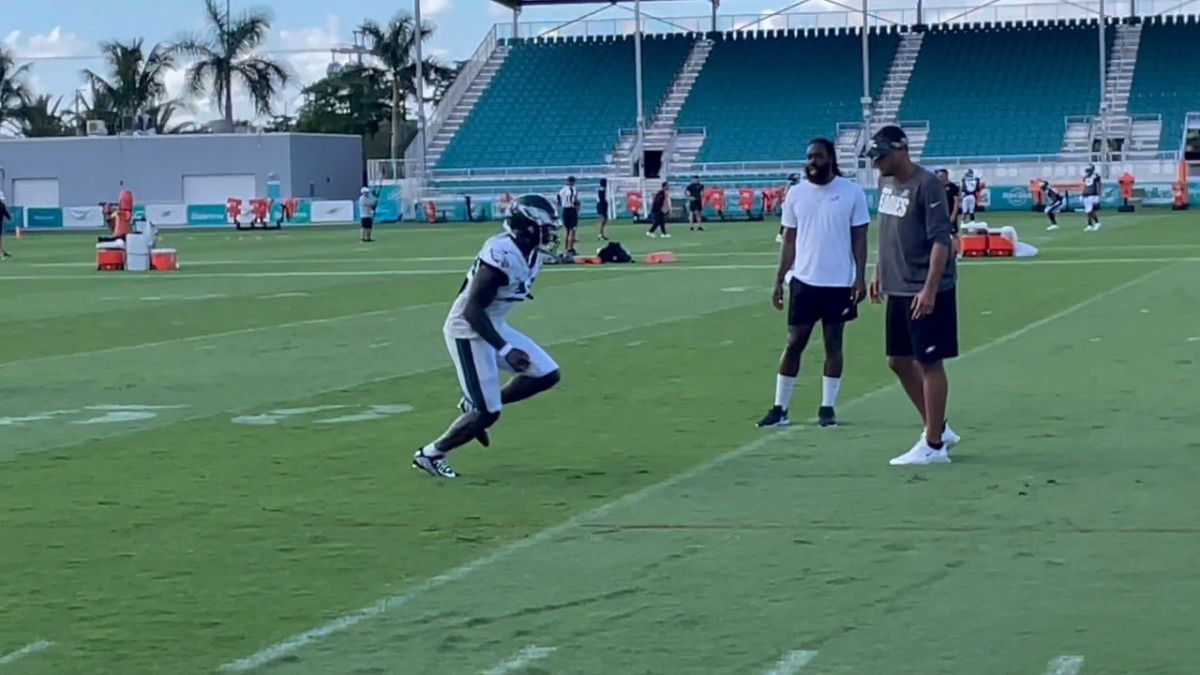 Ten Observations of Eagles' Practice After Stomach Virus Sidelines Dolphins - Vimarsana News