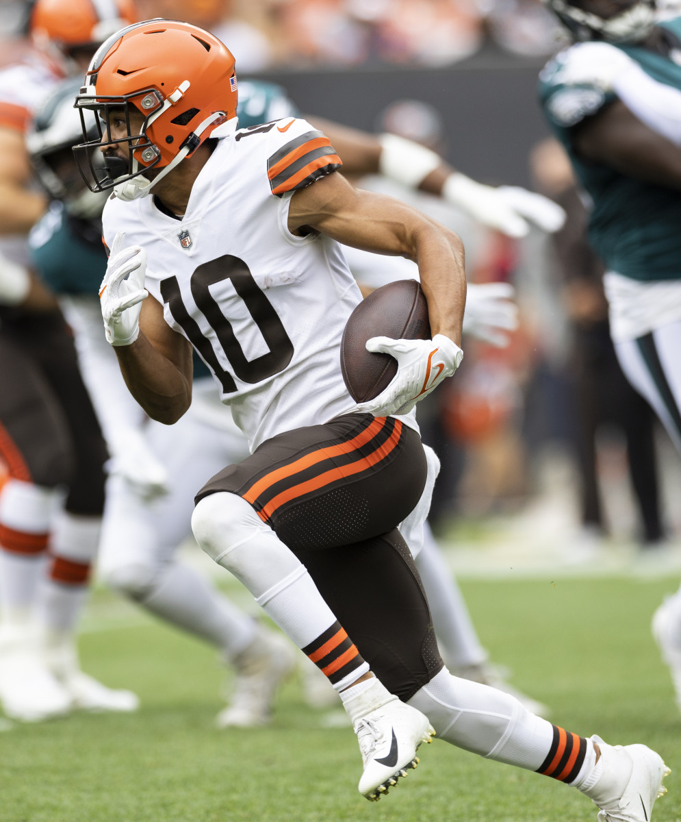 Aug 21, 2022; Cleveland, Ohio, USA; Cleveland Browns wide receiver Anthony Schwartz (10) runs the ball against the Philadelphia Eagles during the first quarter at FirstEnergy Stadium. Mandatory Credit: Scott Galvin-USA TODAY Sports