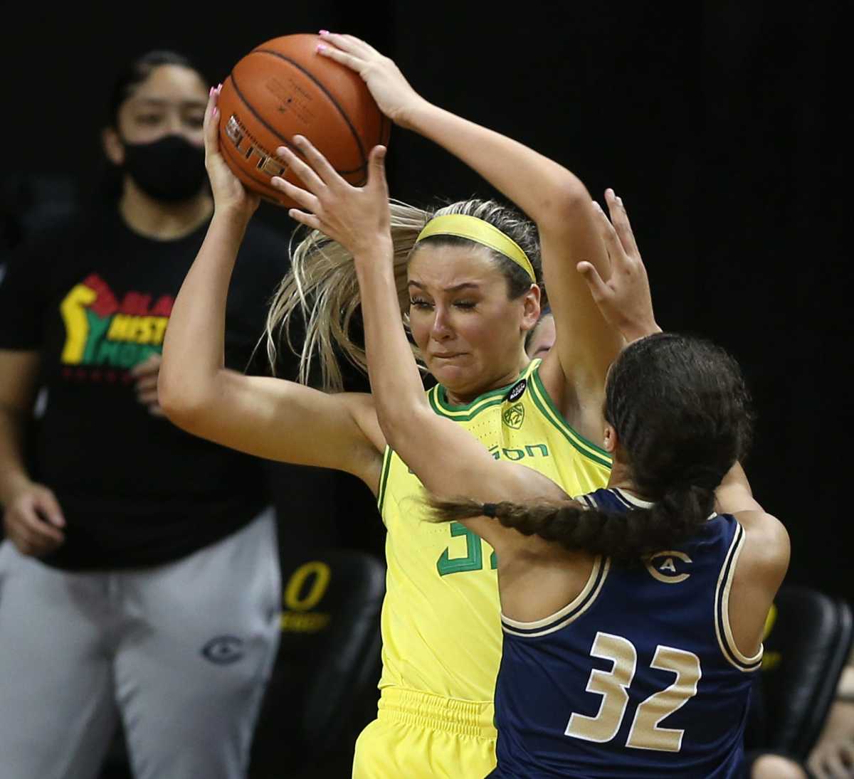 Sydney Parrish forces a turnover against UC Davis' Cierra Hall in the closing moments of the game in Feb. 6, 2021.