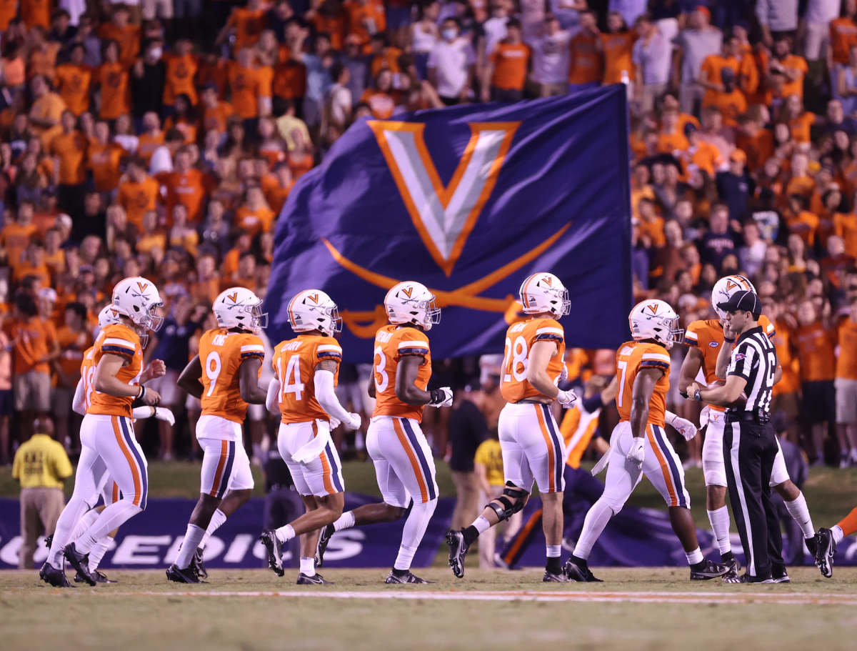 Virginia football kickoff unit takes the field.