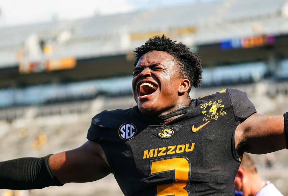 Blake Baker Says Missouri Tigers DB Martez Manuel Does "Phenomenal Job" Leading the Defense - Vimarsana News
