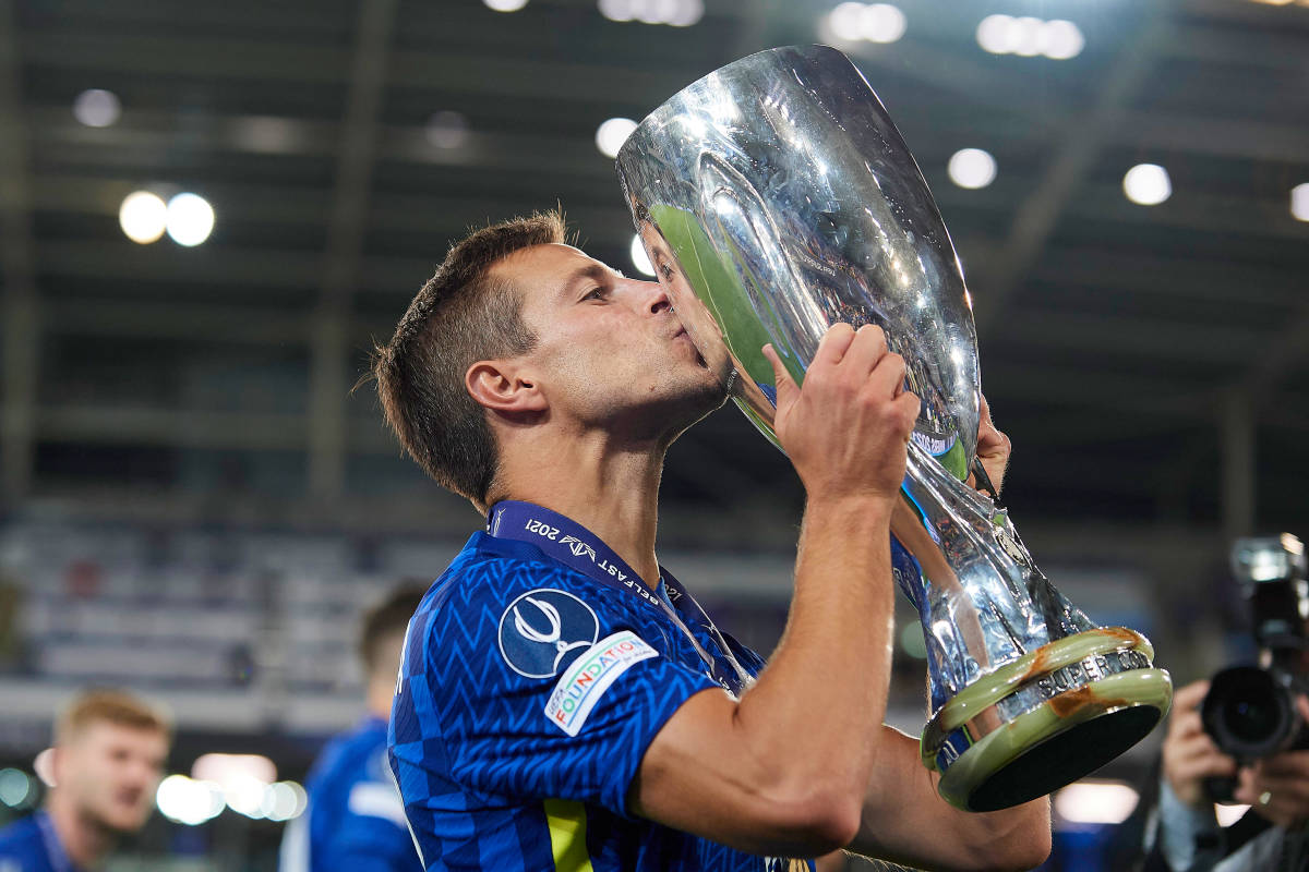 Cesar Azpilicueta pictured kissing the UEFA Super Cup trophy after helping Chelsea beat Villarreal in the 2021 final