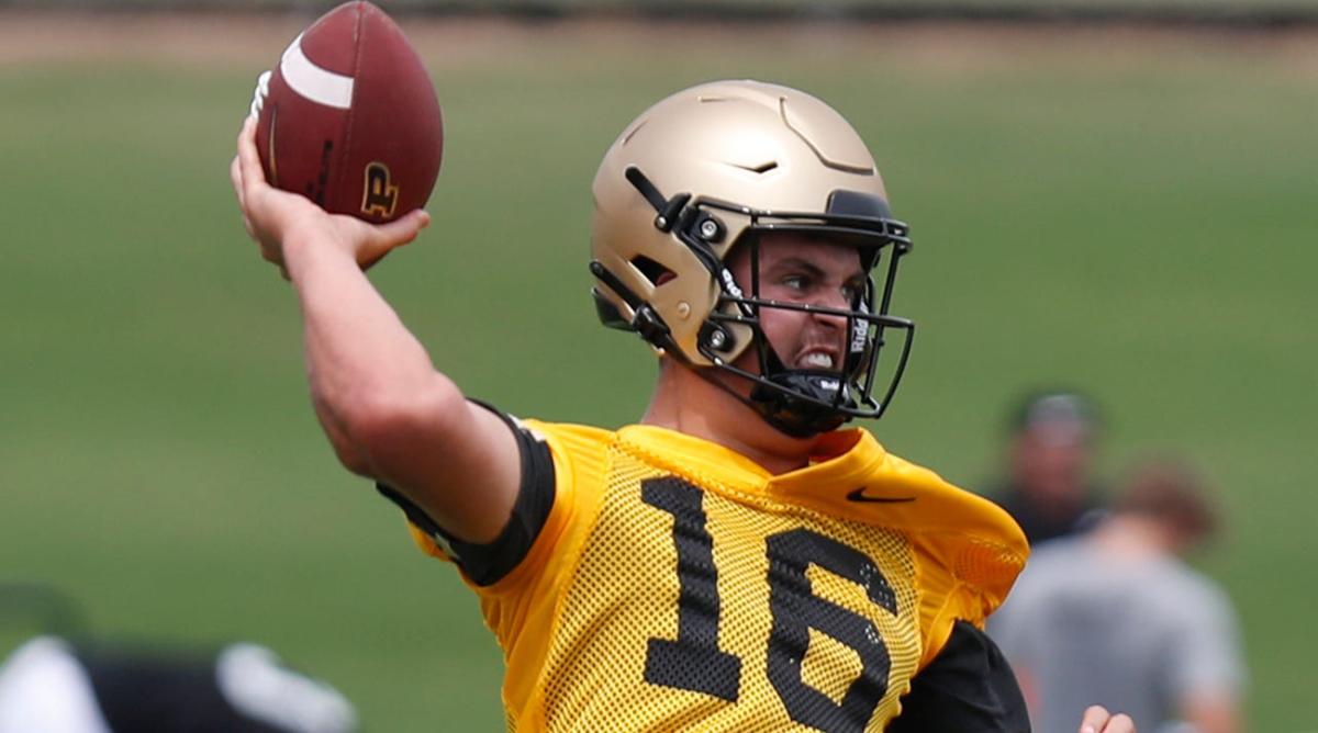 Purdue Boilermakers quarterback Aidan O’Connell (16) throws the ball during a practice, Tuesday, Aug. 2, 2022, at Purdue University in West Lafayette, Ind.