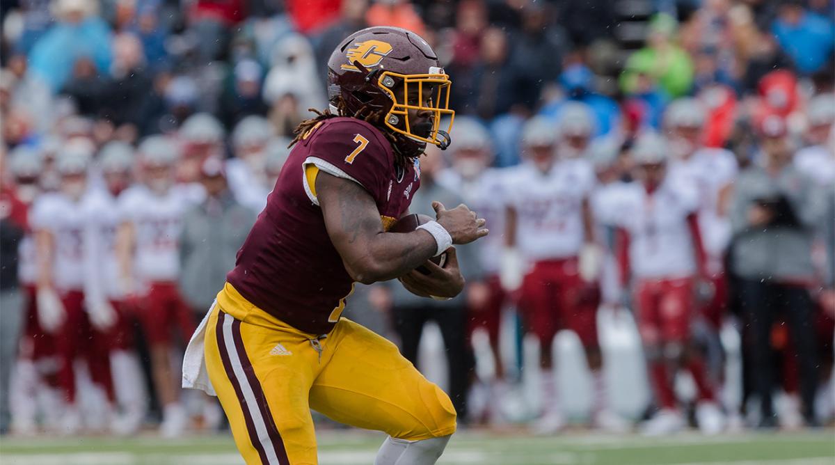 Central Michigan’s Lew Nichols III (7) at the 88th Tony the Tiger Sun Bowl against Washington State at Sun Bowl Stadium in El Paso, Texas, on Friday, Dec. 31, 2021.
