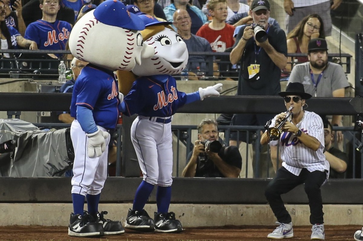 WATCH Timmy Trumpet Plays 'Narco' Live at Mets' Game as Edwin Diaz