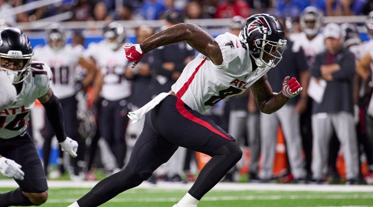 Atlanta Falcons tight end Kyle Pitts (8) runs a route against the Detroit Lions during an NFL football game, Friday, Aug. 12, 2022, in Detroit.