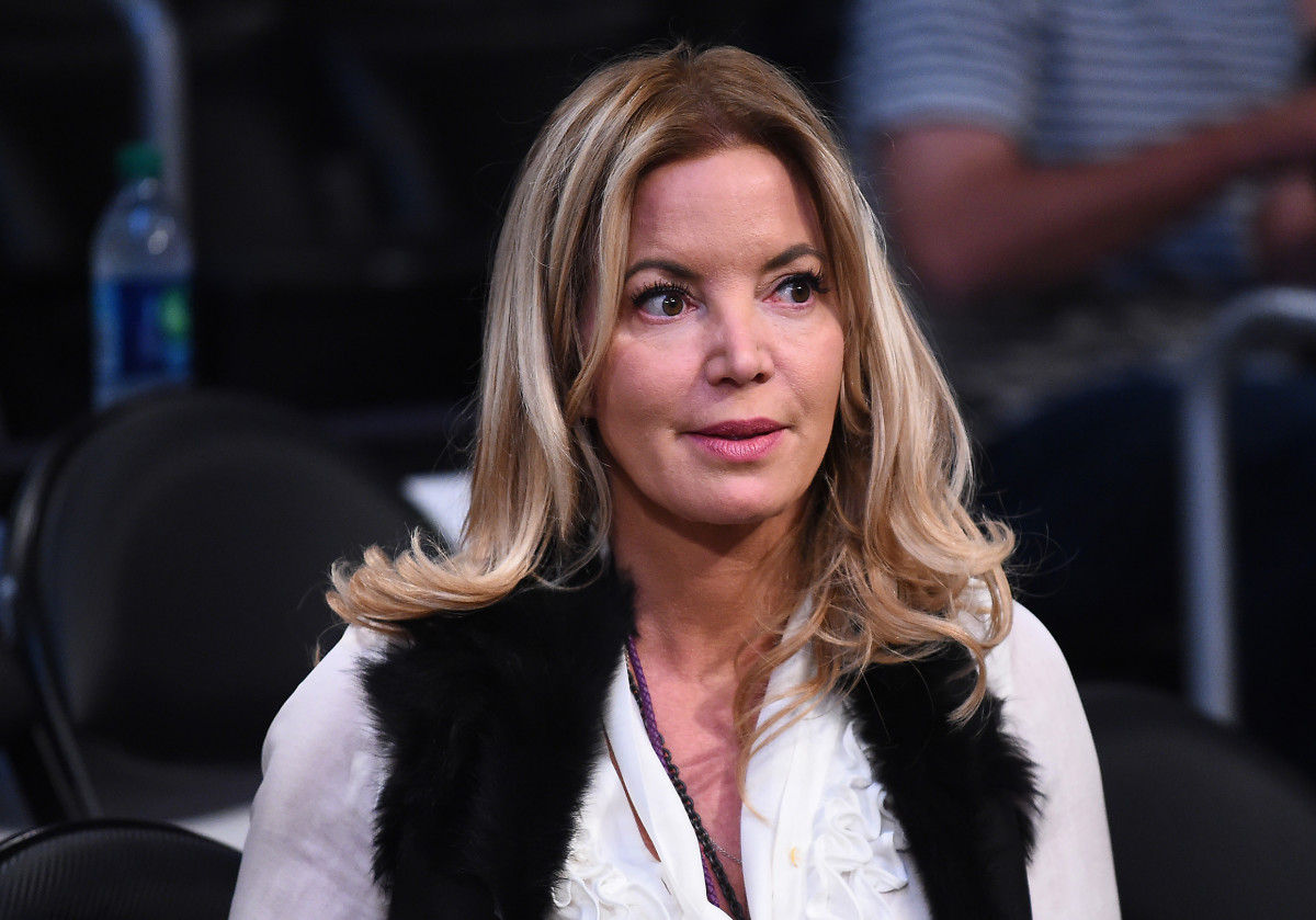 jeanie buss 11-20-16