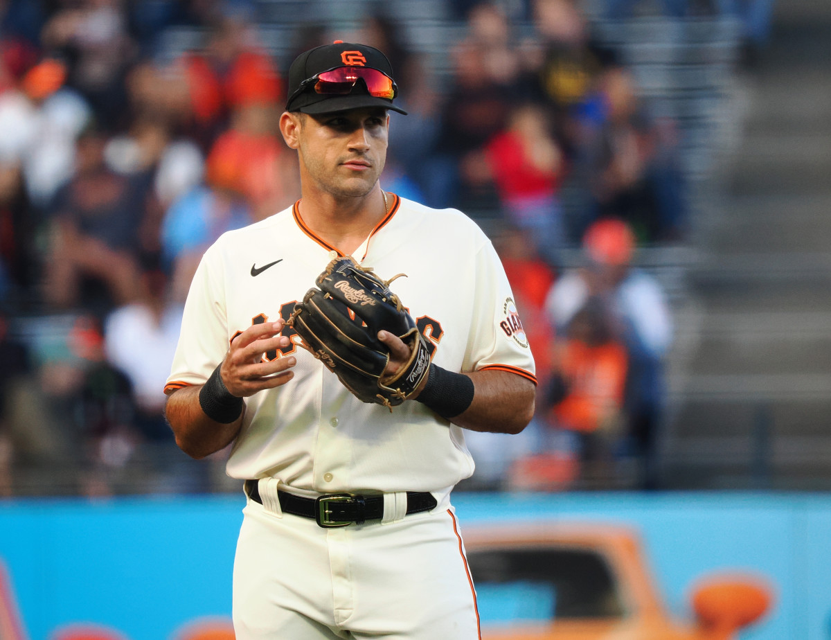 SF Giants recall infielder David Villar, outright pair of southpaws