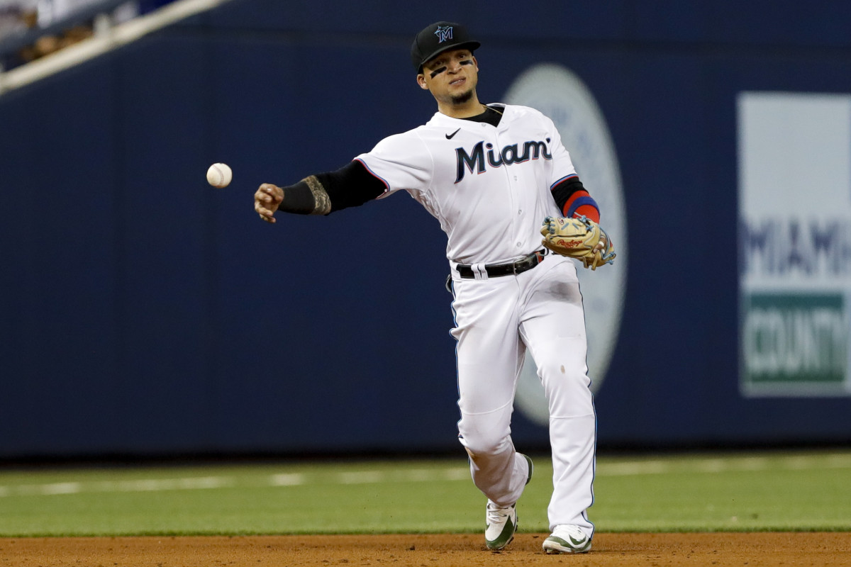 SF Giants infielder Isan Díaz throws a ball across the infield while he was with the Miami Marlins. (2021)