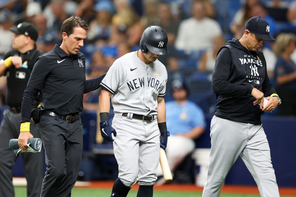 New York Yankees OF Andrew Benintendi walks off field injury