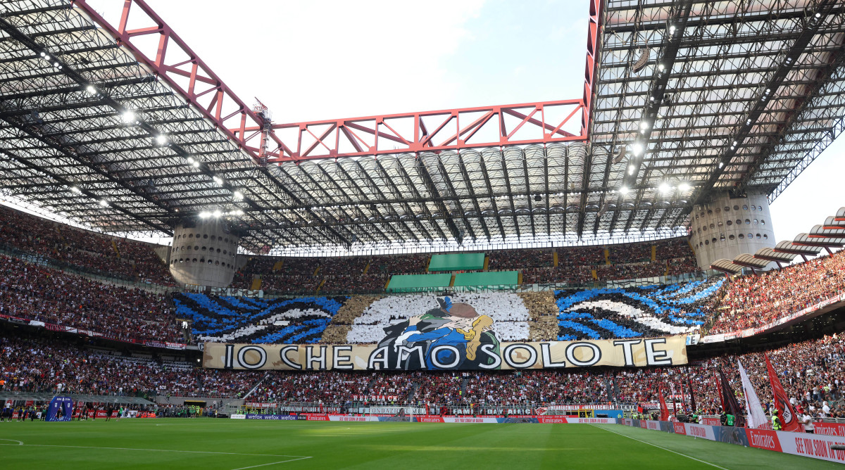 Inter Milan fans unveil a tifo at the Milan derby.