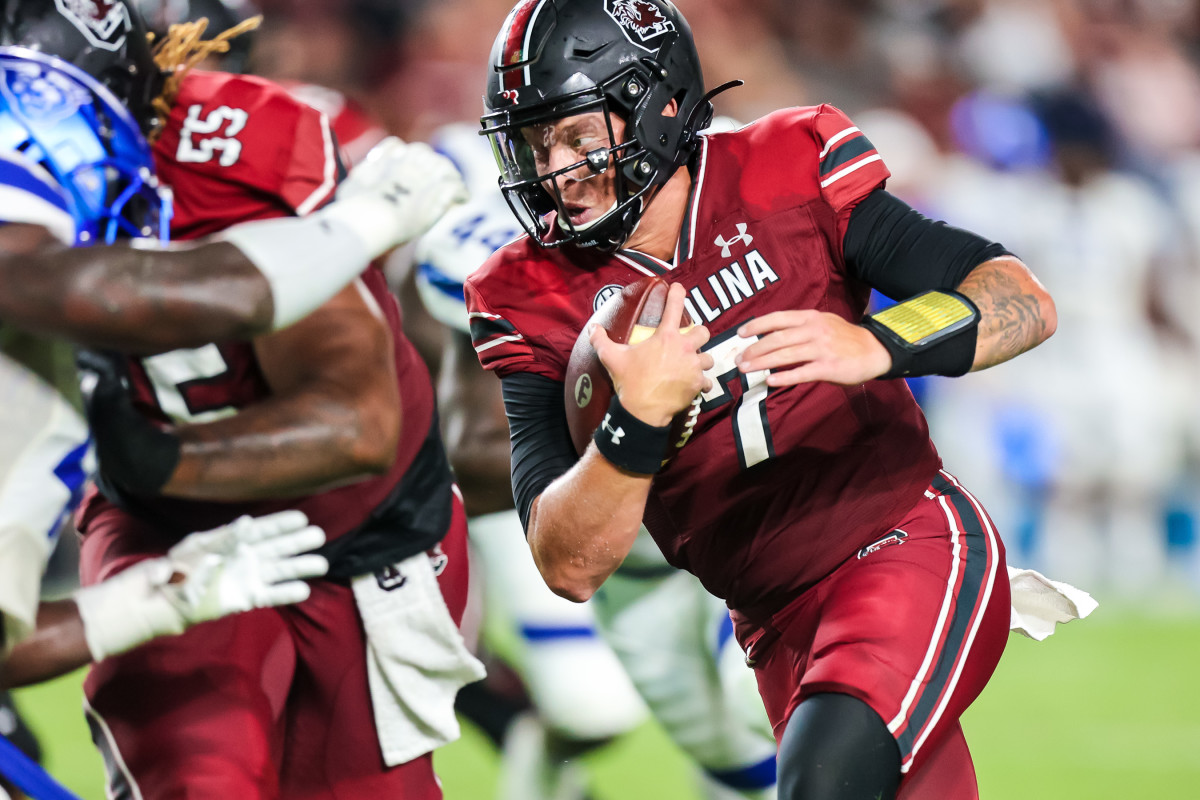 Sep 3, 2022; Columbia, South Carolina, USA; South Carolina Gamecocks quarterback Spencer Rattler (7) rushes for a two-point conversion against the Georgia State Panthers in the second half at Williams-Brice Stadium. Mandatory Credit: Jeff Blake-USA TODAY Sports