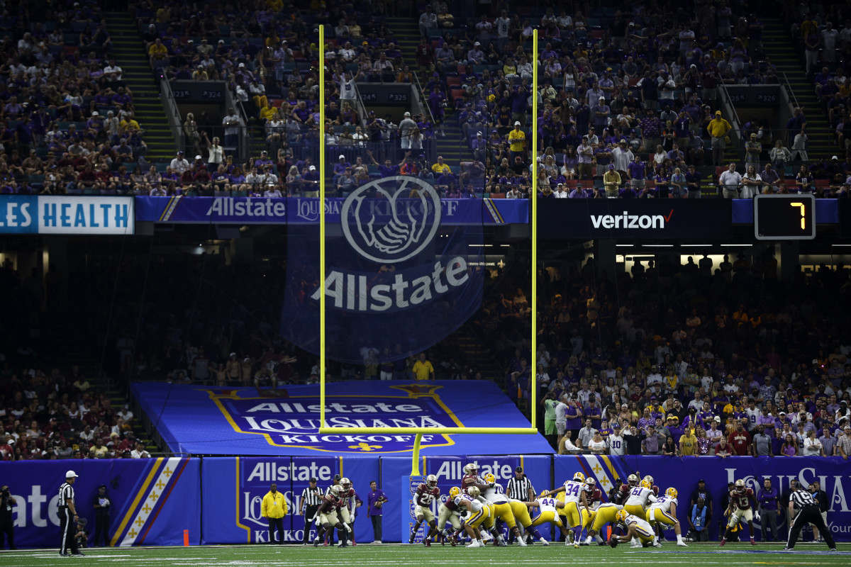 NEW ORLEANS, LOUISIANA - SEPTEMBER 04: Place kicker Damian Ramos #34 of the LSU Tigers kicks the ball against the Florida State Seminoles at Caesars Superdome on September 04, 2022 in New Orleans, Louisiana. (Photo by Chris Graythen/Getty Images)
