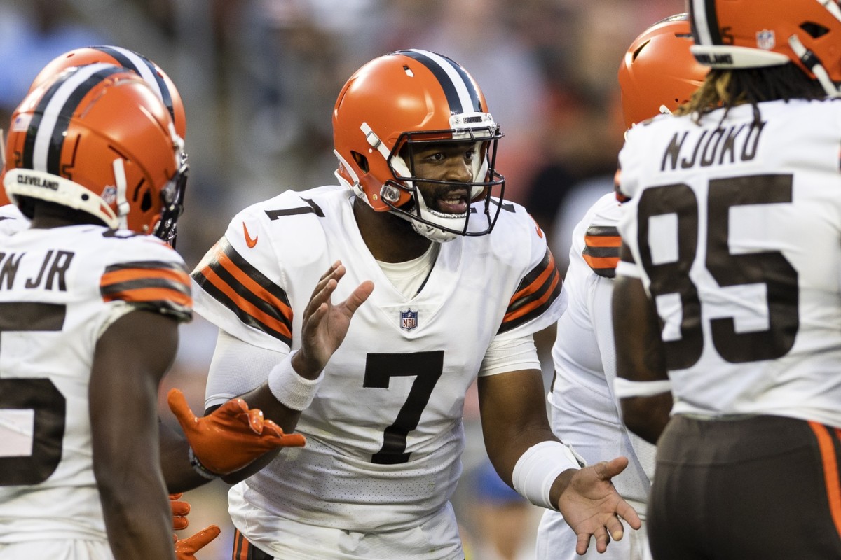 Aug 27, 2022; Cleveland, Ohio, USA; Cleveland Browns quarterback Jacoby Brissett (7) breaks up the huddle during the first quarter against the Chicago Bears at FirstEnergy Stadium. Mandatory Credit: Scott Galvin-USA TODAY Sports