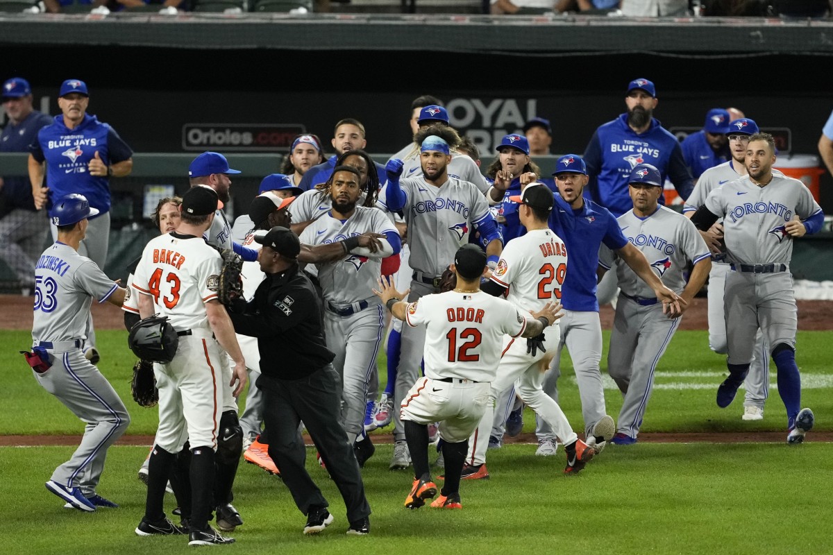 WATCH Benches Clear in Baltimore OriolesToronto Blue Jays Game Fastball