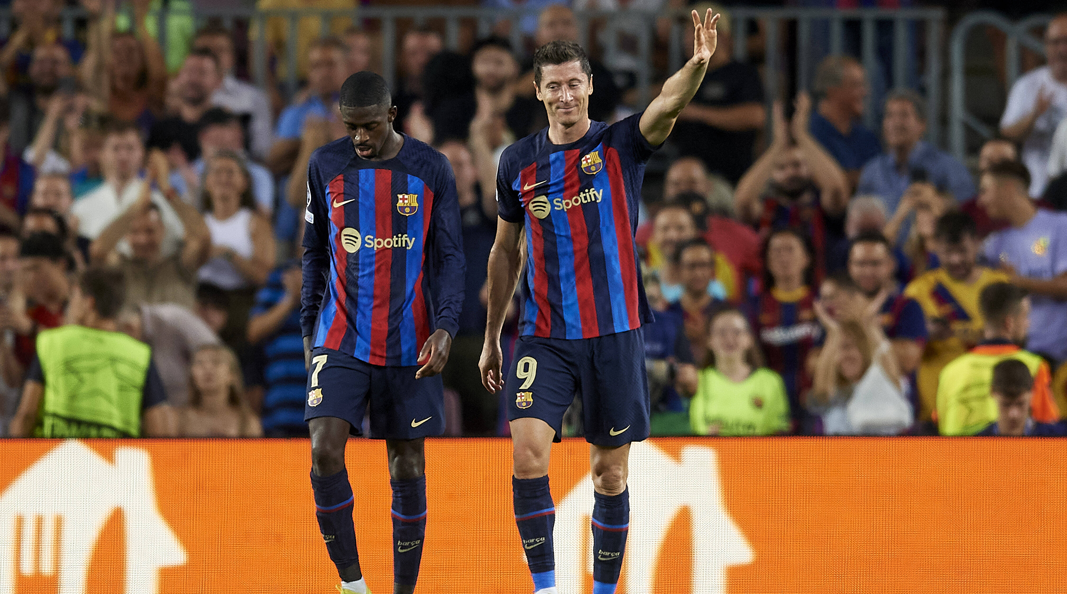 Robert Lewandowski Scores Three Goals Barcelona UCL Debut (VIDEO) - Sports  Illustrated