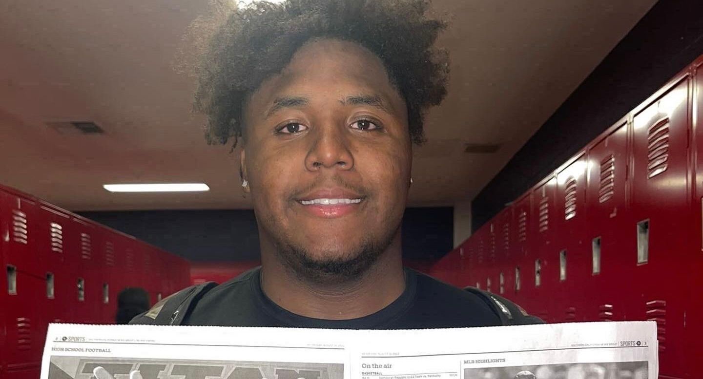 Huskies Offer Class of 2023 DL From Bobby Wagner's High School - Vimarsana News