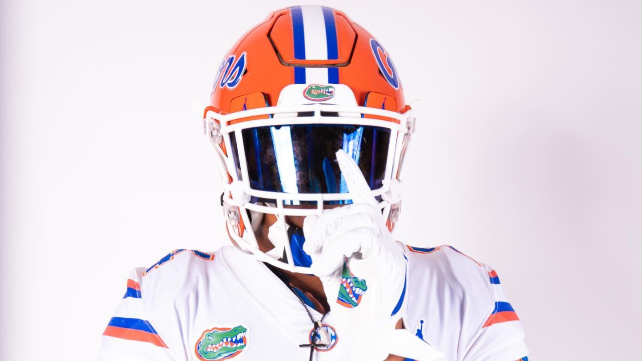 LB Adarius Hayes Commits to the Florida Gators Sports Illustrated